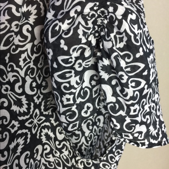 Bananna Republic short sleeve flower print top - Picture 3 of 4